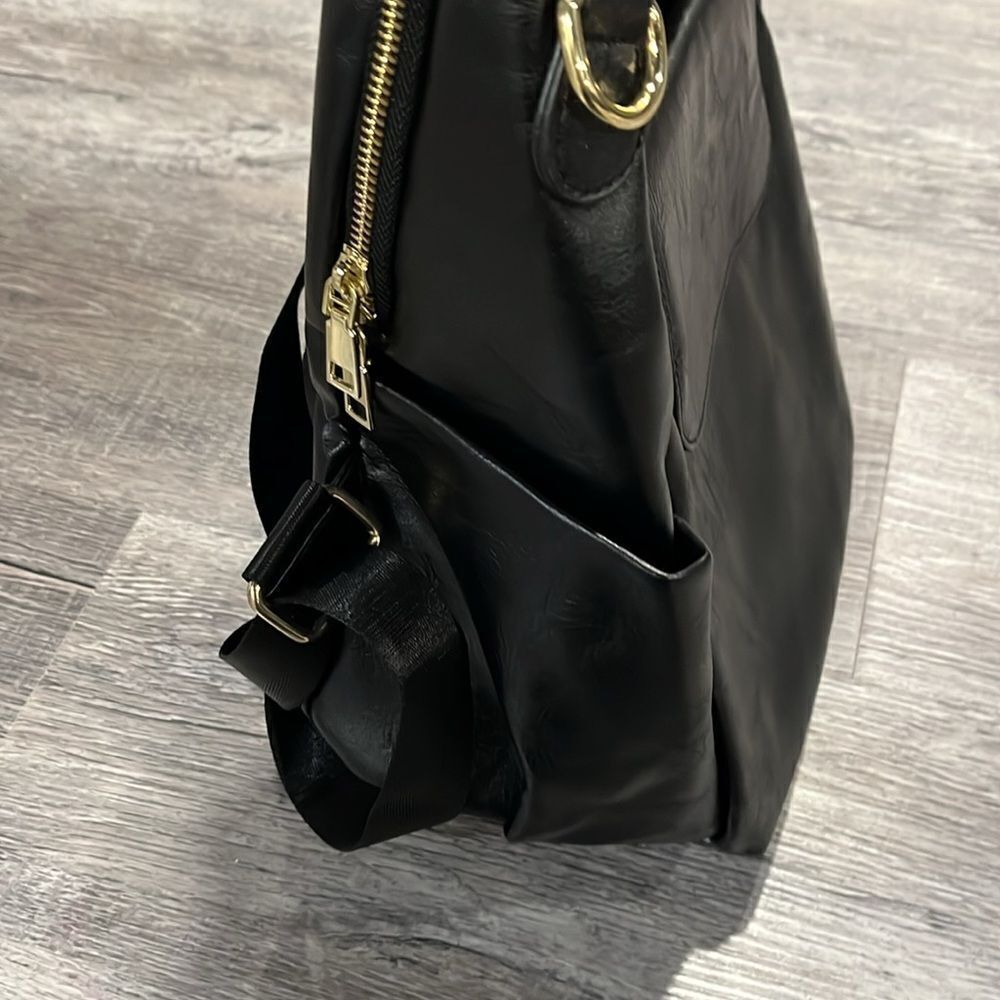 Fashion backpack in black and gold - NEW - Picture 7 of 13